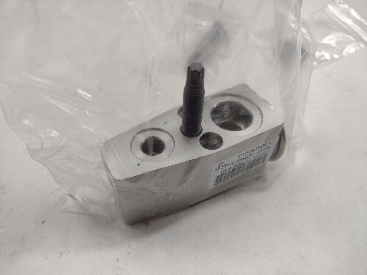 GM Genuine Parts 22989959 A/C Expansion Valve Kit