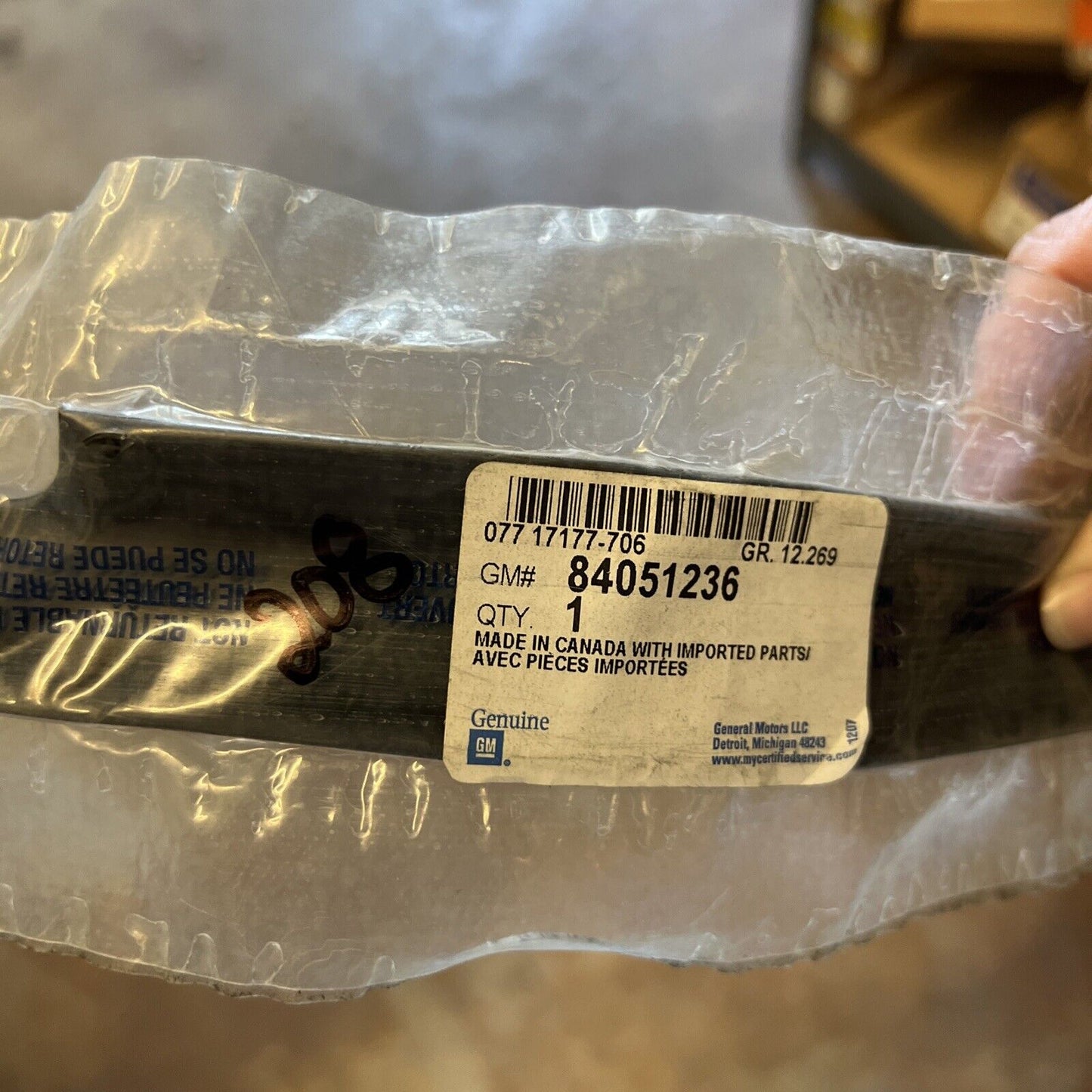 Genuine OEM GM Tailgate Upper Door Wreatherstrip 84051236