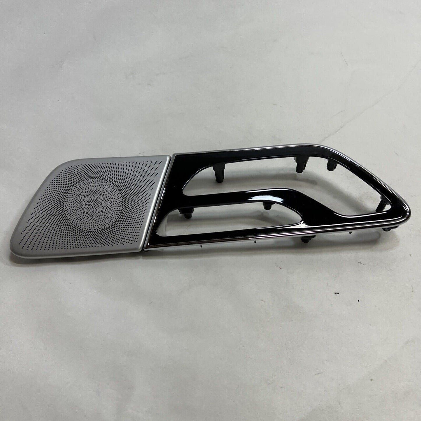 New OEM Lincoln Navigator Door Trim Applique Driver Side 2019-20 JL7Z78275A37DB