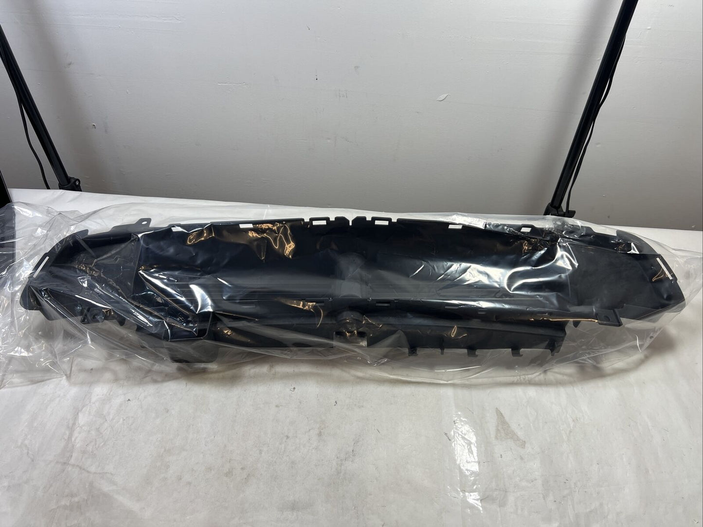 Genuine OEM Mopar JEEP CHEROKEE Active Grille Shutter 2014-18 68246267AB