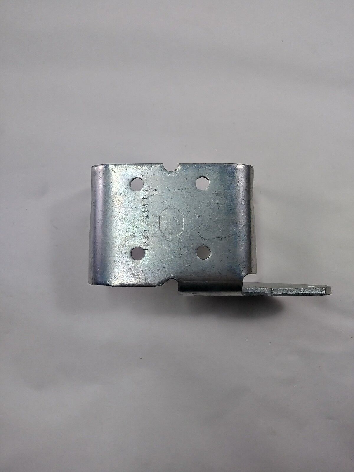 New OEM GM Door Hinge Driver Side Left 1996-17 Chevy Express 2500 19120097