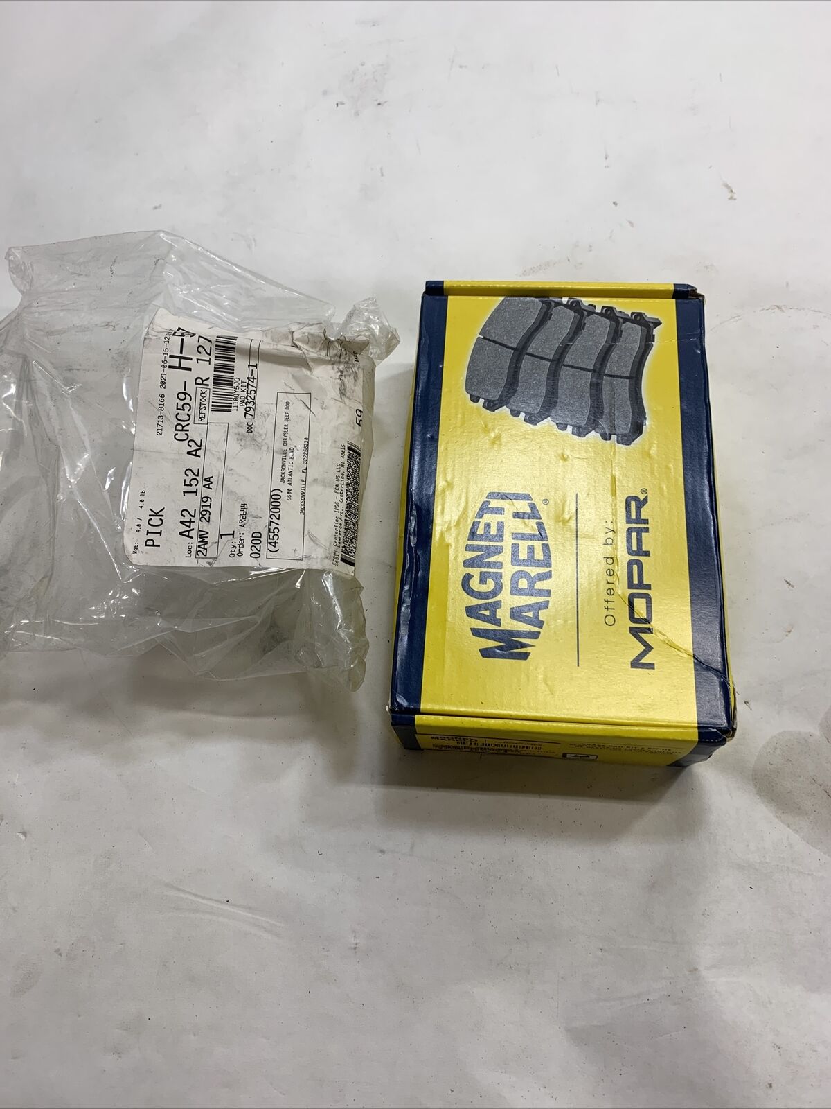 New OEM Mopar Rear Disc Brake Pad Set 2AMV2919AA