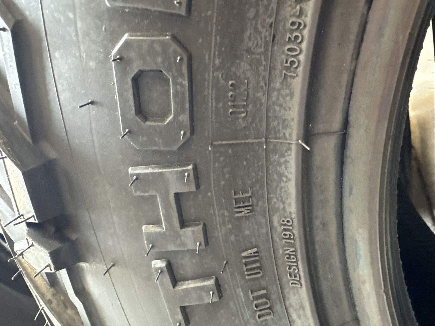 1 New Mickey Thompson Baja Boss A/T Tire - 35X12.50R18LT 118Q 90000036831