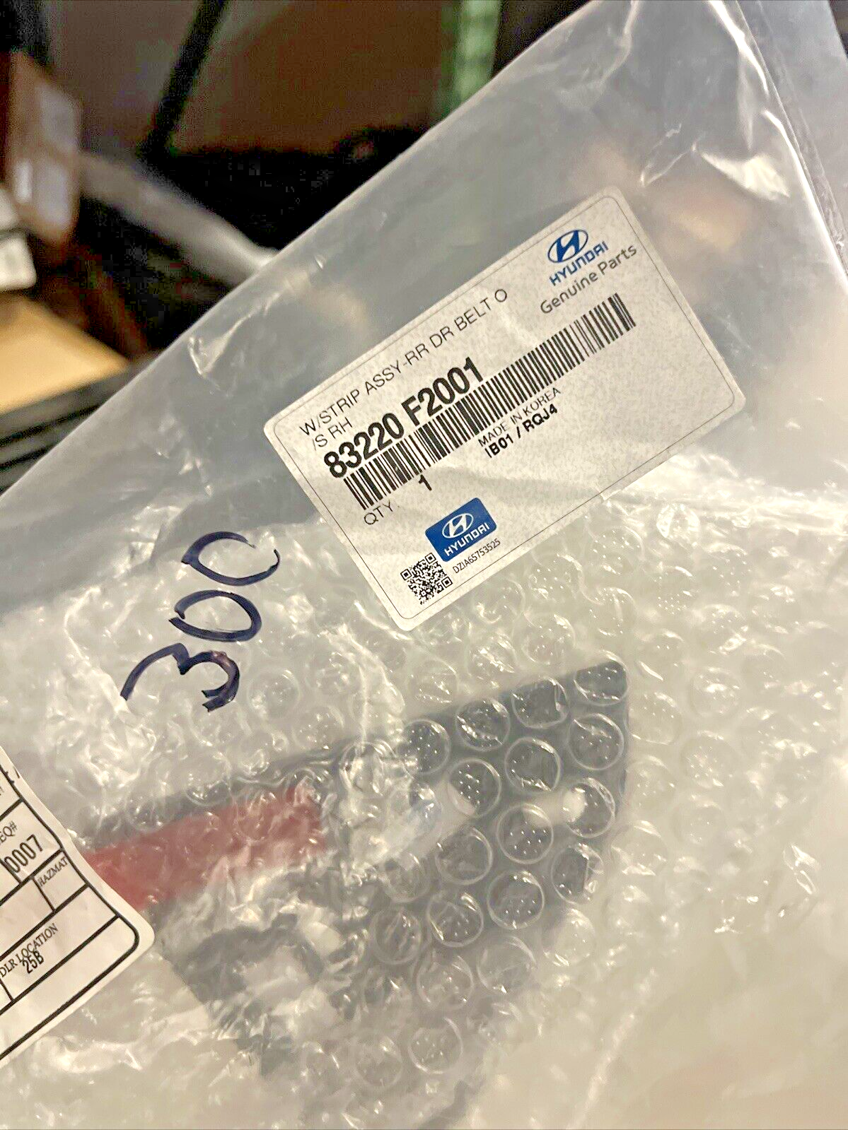 Genuine OEM Hyundai Elantra Right Passenger Side Belt Molding 19-20 83220F2001