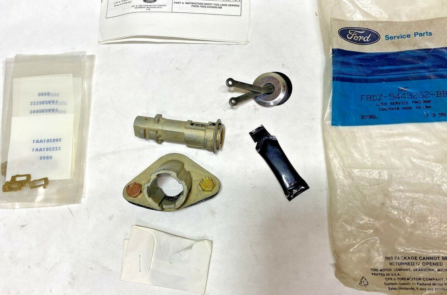 New OEM Ford Actuating Cylinder Assembly F8DZ5443262BB