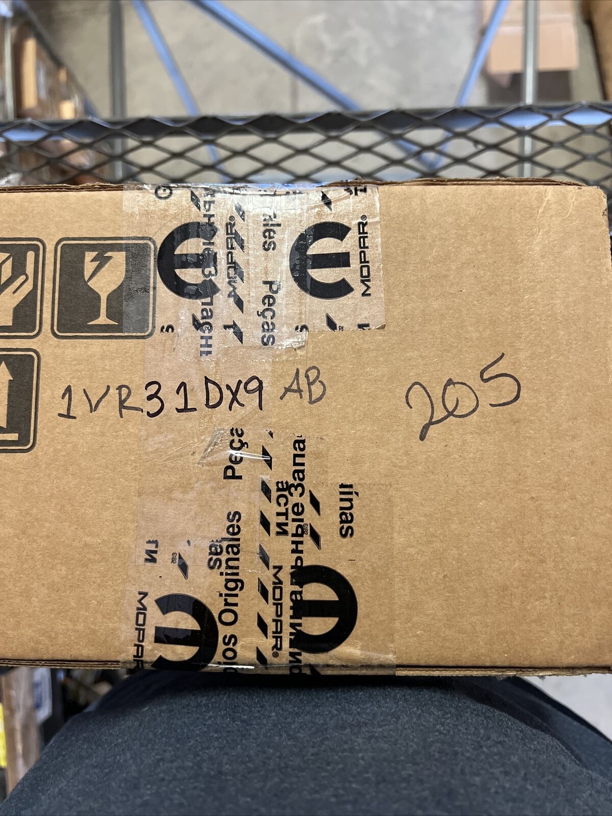 New OEM Genuine Mopar Jeep 2014-2019 Rear Seat Center Armrest Leather 1VR31DX9AB