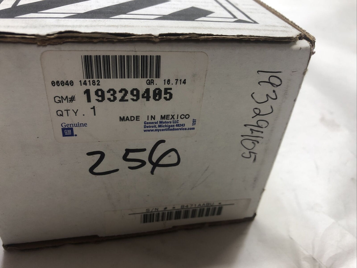 New OEM Genuine GM Chevrolet GMC 2009-2017 Passenger Side Tensioner 19329405