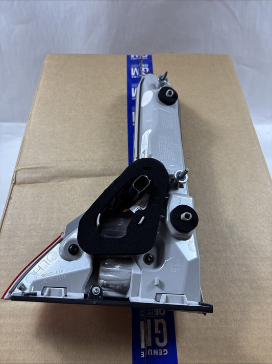 Genuine OEM GM Left Driver Side LED Tail Lamp 84888924