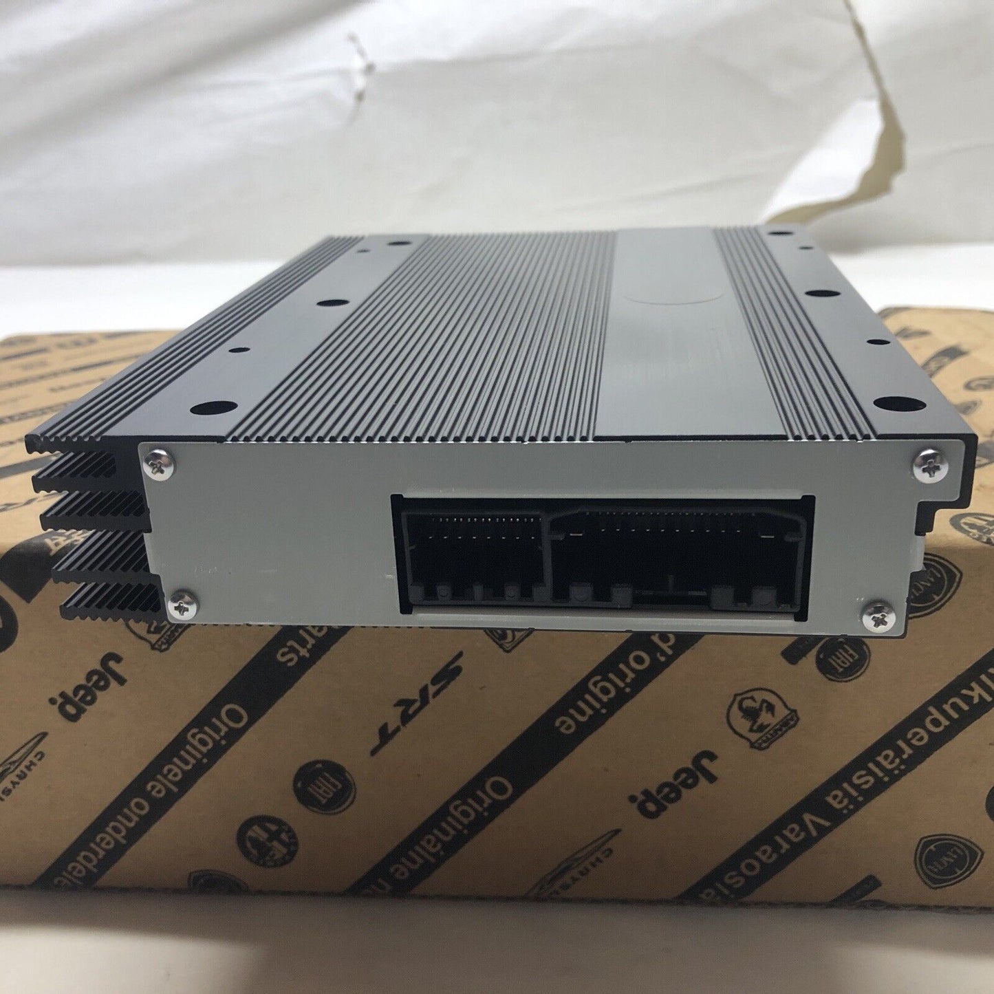 New OEM Genuine Mopar 276 Watt Audio Radio Amplifier Control Module 68549150AA