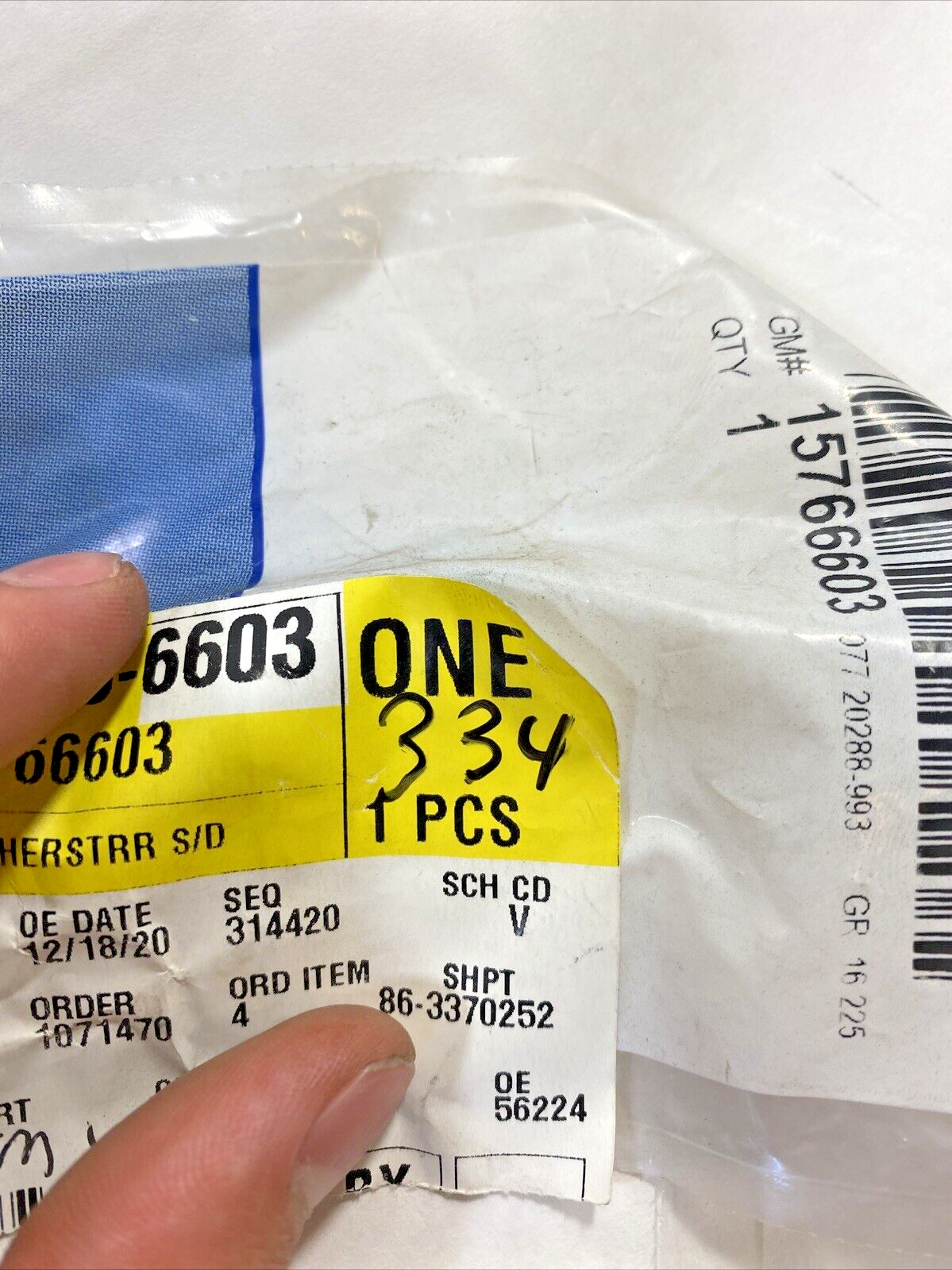 Genuine OEM GM Tahoe Driver Side Rear Door Front Auxiliary Weatherstrip 15766603