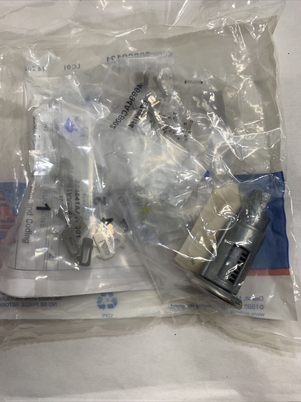 New OEM GM Ignition Lock Cylinder Kit 23240429