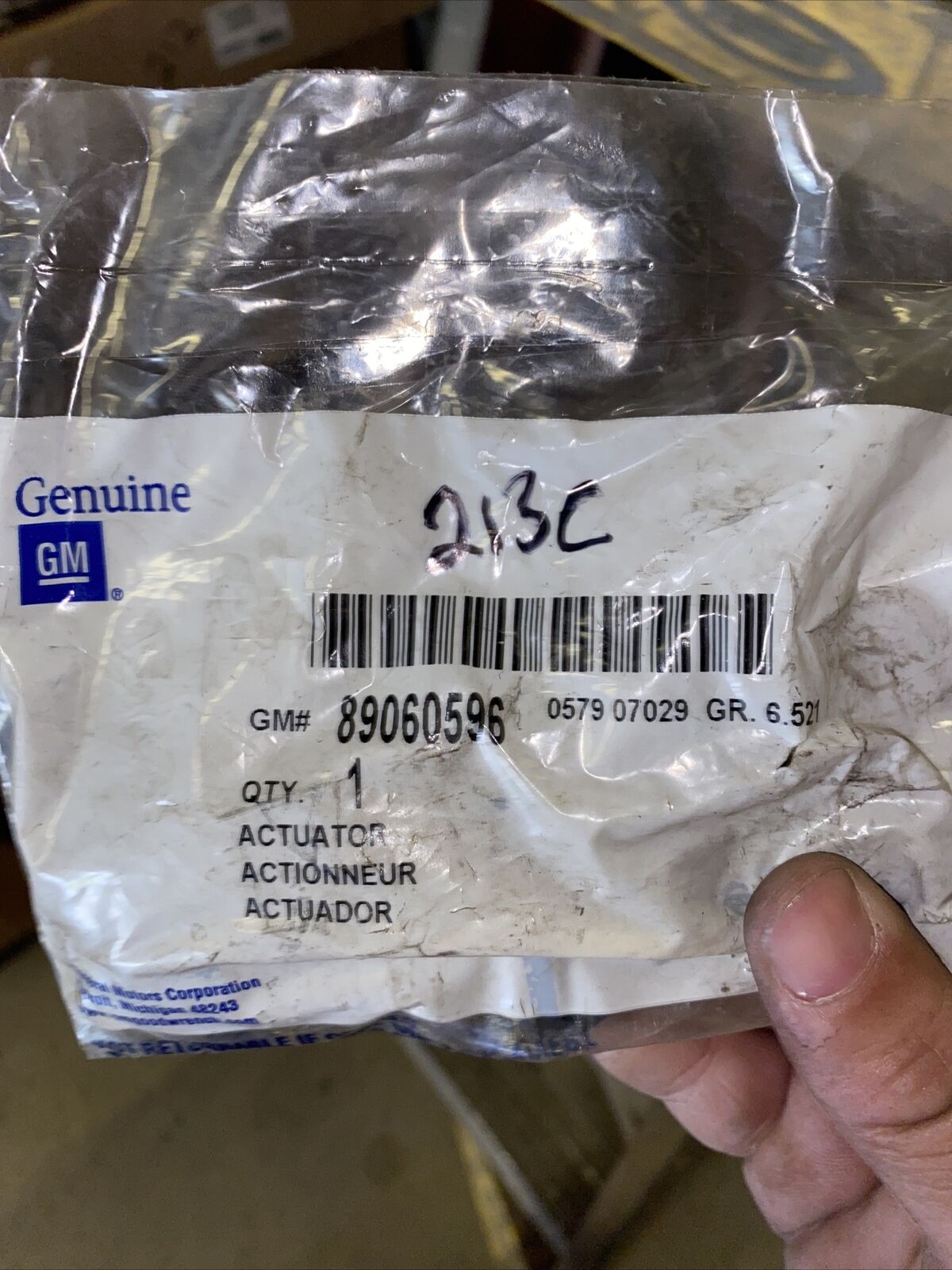 New OEM GM Cadillac STS Actuator 2005-11 89060596