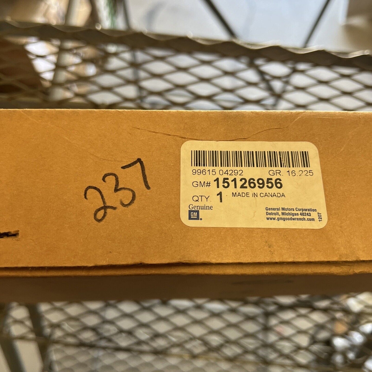 Genuine OEM GM Rainier Right Upper Passenger Side Weather Strip 02-09 15126956