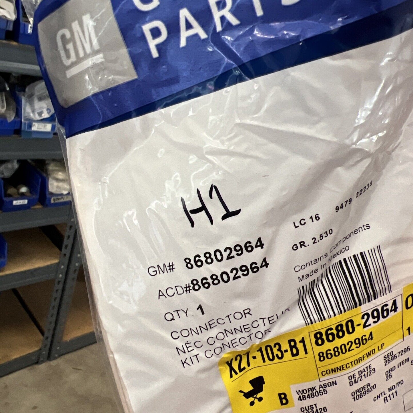 Genuine OEM GM Wiring Harness Connector 86802964