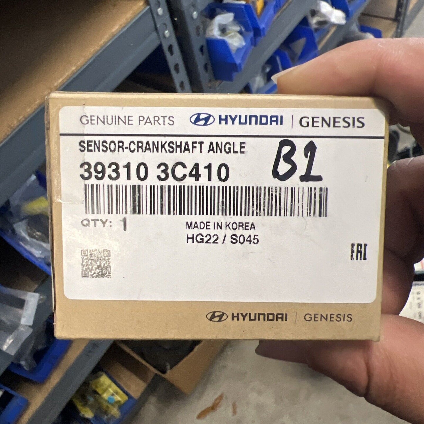 Genuine OEM Hyundaoi K900 Left Side Crankshaft Position Sensor Kia 393103C410