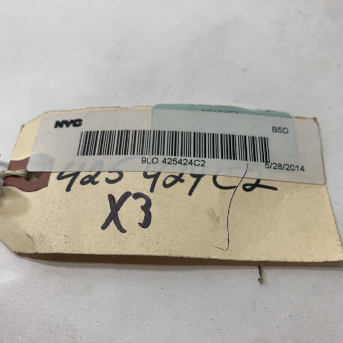 New OEM International Navistar Hood Latch Bracket 425424C2