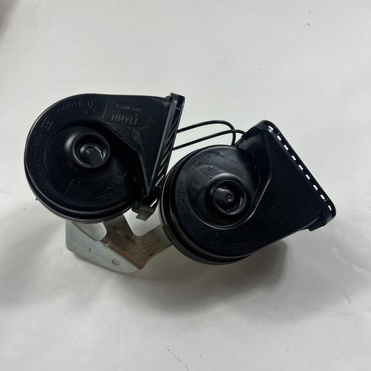 NEW OEM Ford Focus C-MAX Dual Note Electric Horn & Bracket Assembly CM5Z13832A