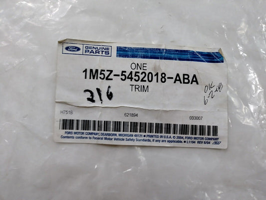New OEM Ford Focus Interior Roof Trim C Pillar Passenger Side 04 1M5Z5452018ABA