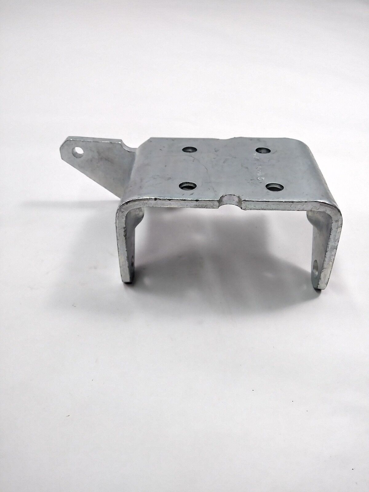 New OEM GM Door Hinge Driver Side Left 1996-17 Chevy Express 2500 19120097