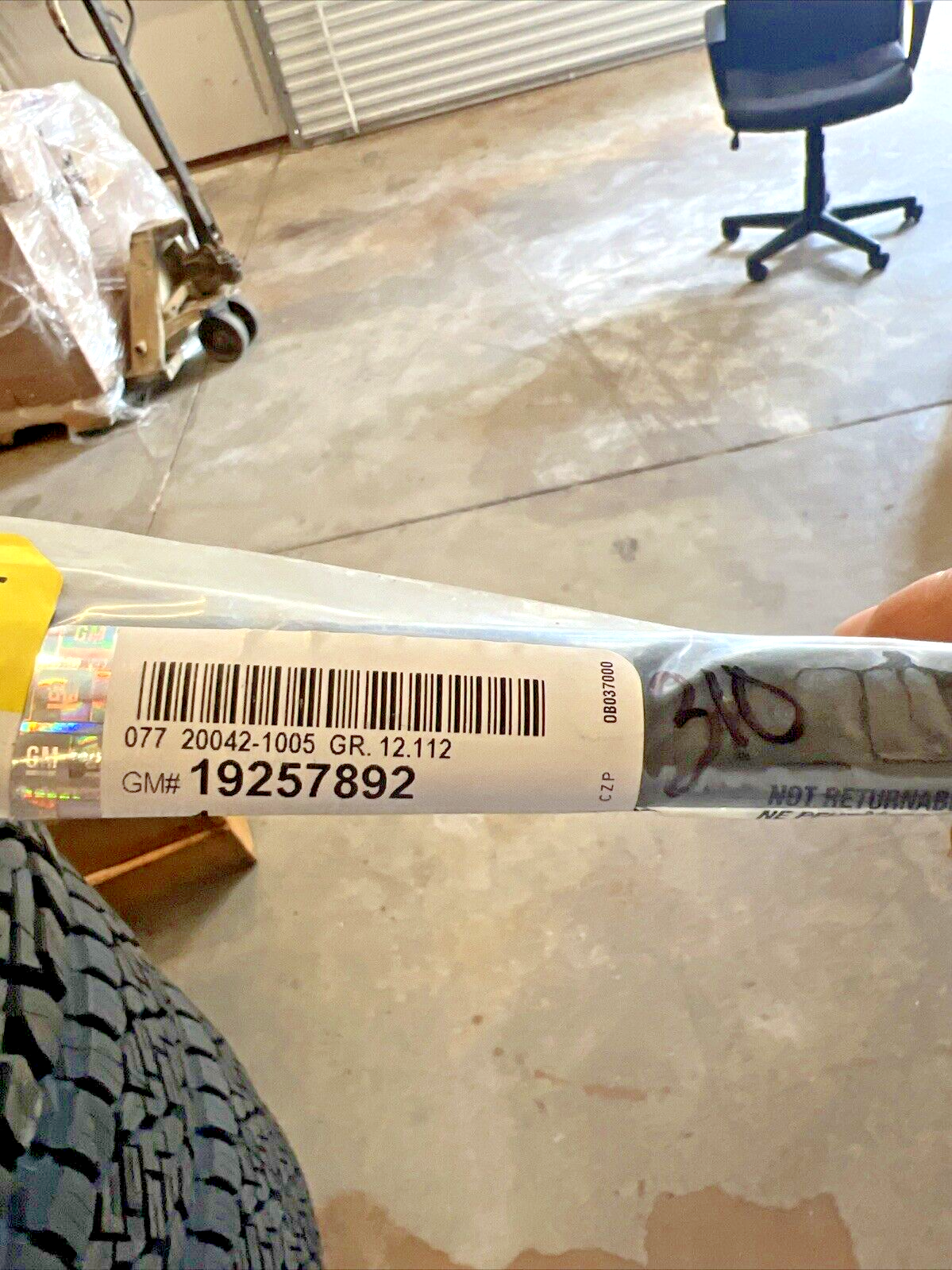 Genuine OEM GM Chevrolet Front Left Driver Side Door Side Molding 06-16 19257892