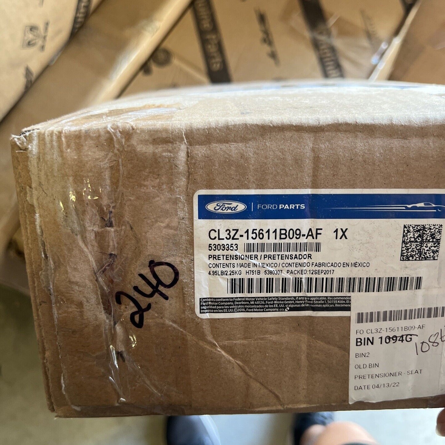 New OEM Genuine Ford F-150 2011-2014 Lap & Shoulder Belt CL3Z15611B09AF