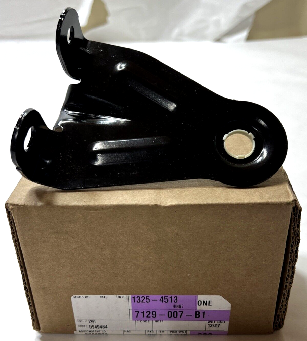 New OEM Genuine GM Buick Chevrolet 2010-2020 Rear Left Seat Back Hinge 13254513
