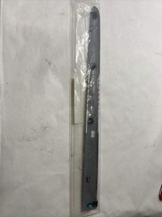 Kia Cera moulding trim rear right door silver 87722-2f000 genuine 2004