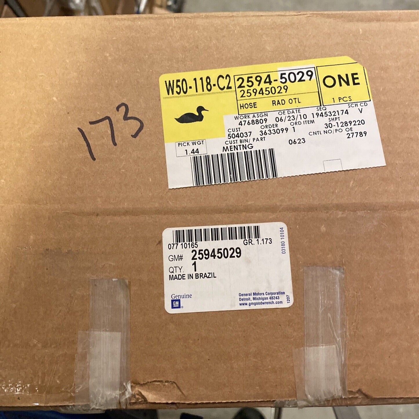 New OEM GM Radiator Coolant Hose Hummer, Canyon, 25945029
