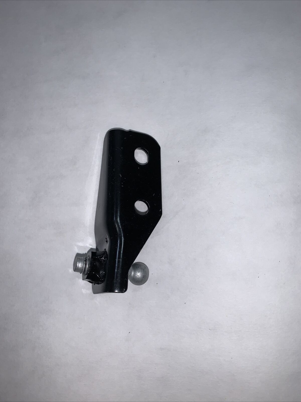 New OEM GM Chevy Equinox Lift Cylinder Upper Bracket Right 2005 15243644