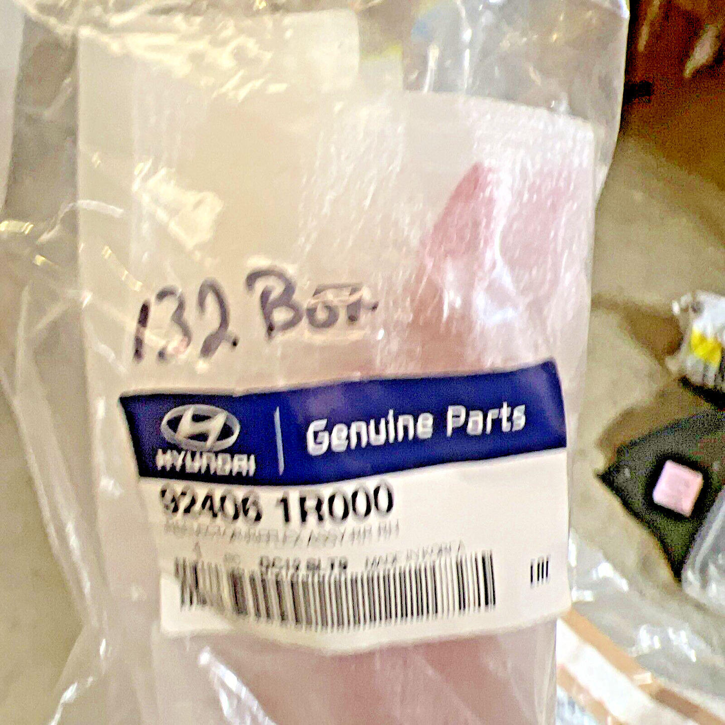 New OEM Hyundai Reflex Assy 924061R000