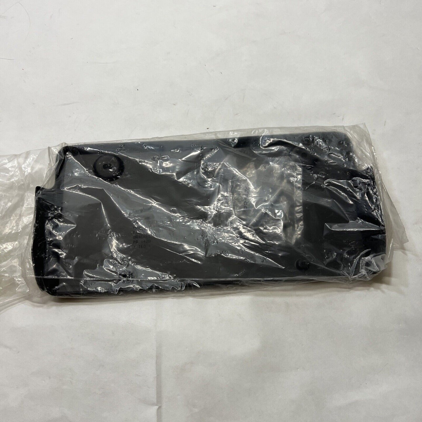 Genuine GM Chevrolet 06-16 Impala Front Bumper Grille-License Bracket 10337110