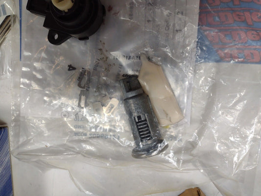 Genuine OEM GM Ignition Lock Cylinder Kit 23237271