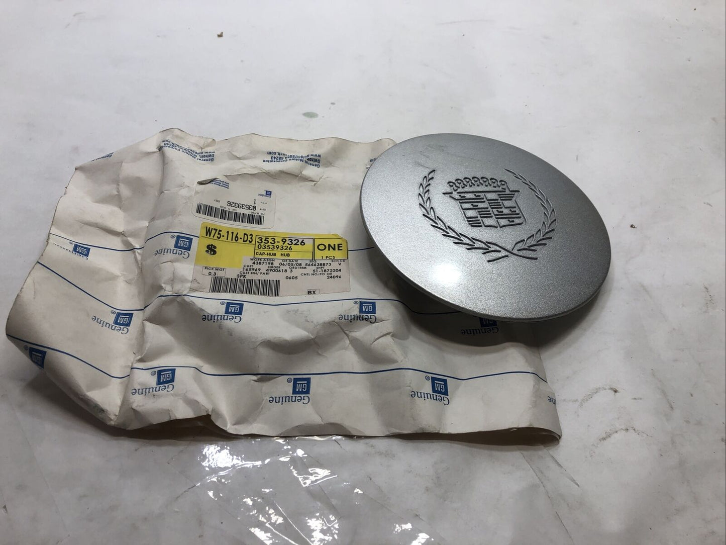 New OEM GM Wheel Center Hub Cap Insert Cadillac Silver 3539326