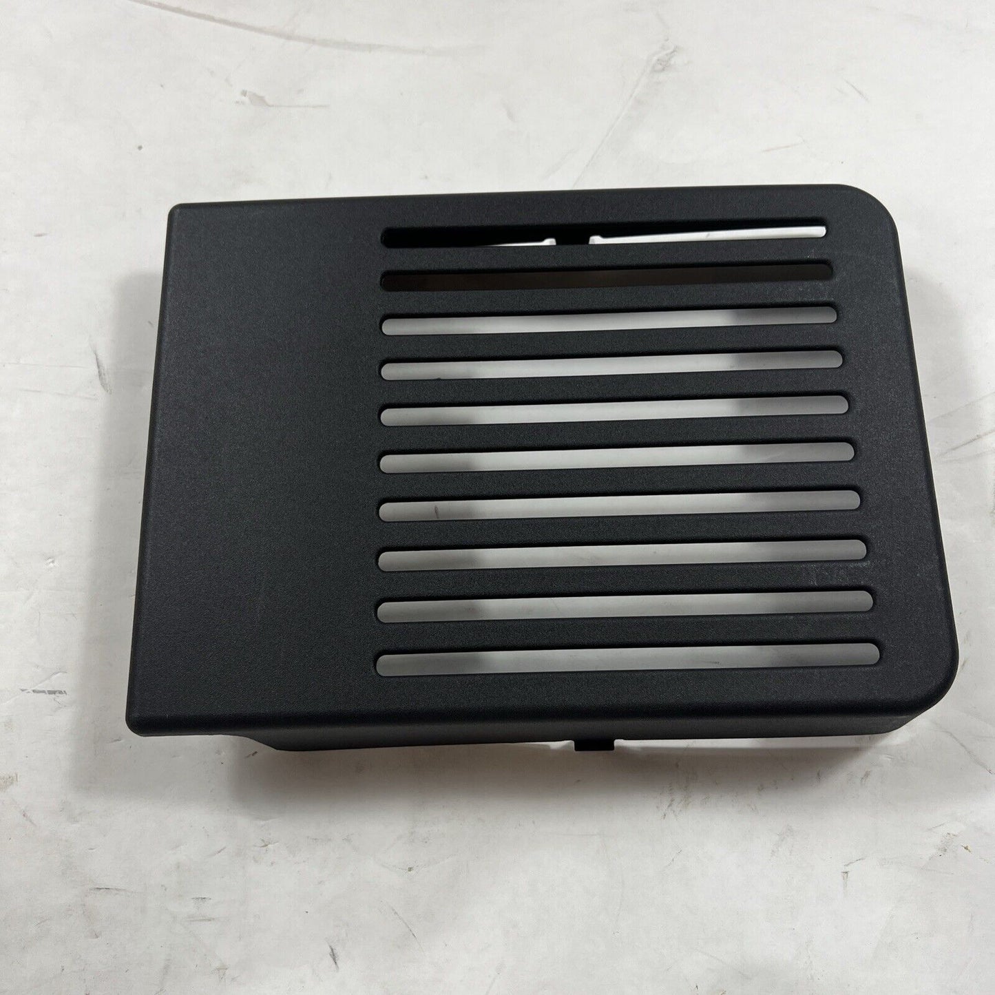 NEW Genuine OEM GM Cadillac SRX Cover Assembly-Bat 2.8L 2010-2011 20910616