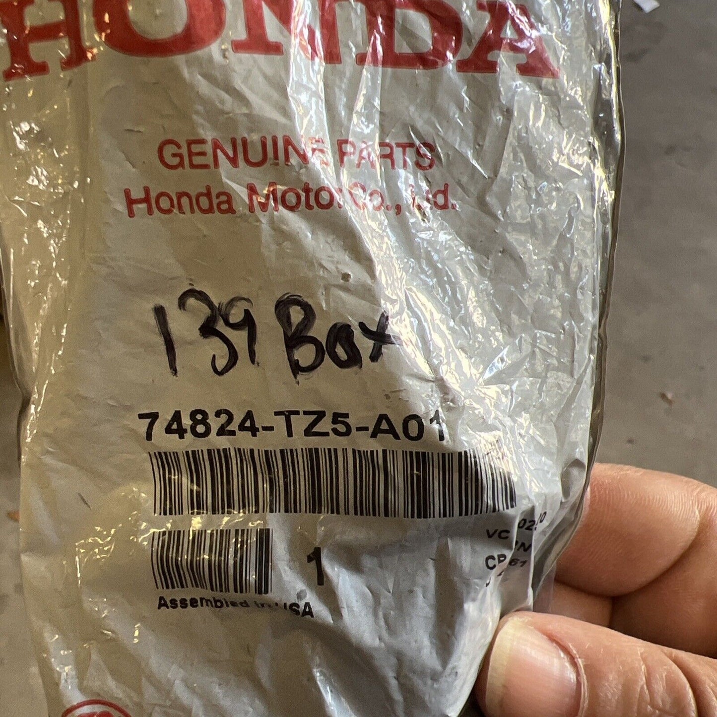 New OEM Genuine Acura Bracket Body Ptg 74824TZ5A01