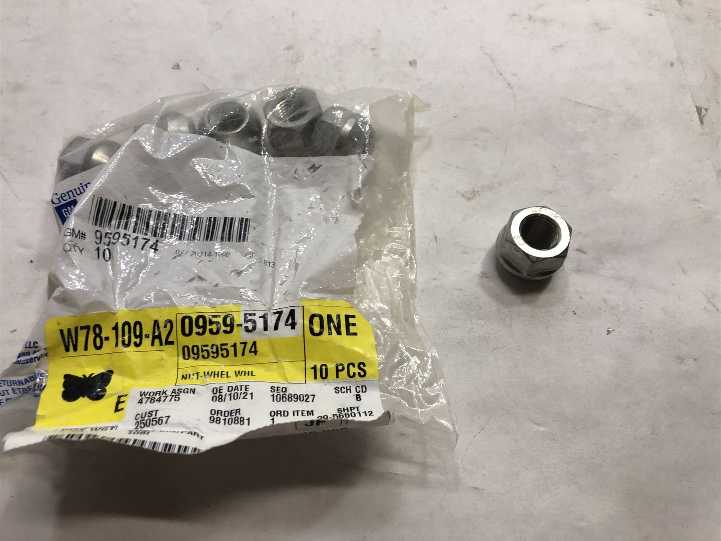 1 Single* New OEM Genuine GM Silverado 1500 1988-2023 Wheel Lug Nut 9595174