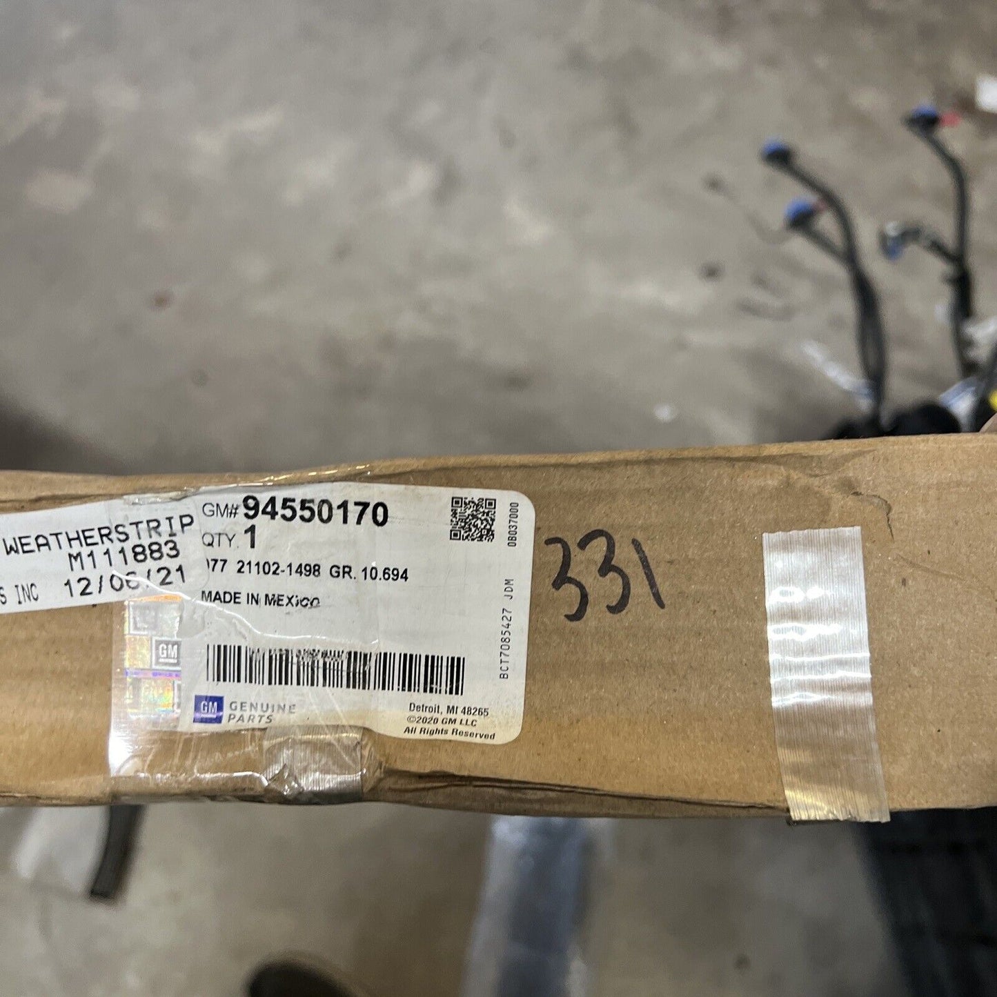 New OEM Genuine GM Trax 2015-2022 Left Driver Side Door Weather strip 94550170