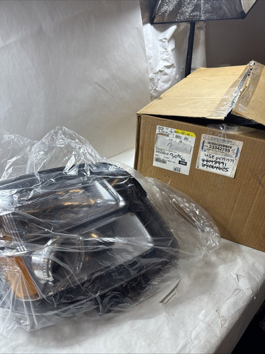 Genuine OEM GM GMC Terrain Denali Headlight 2016-2017 84791979