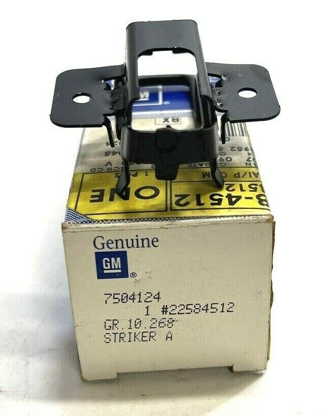 New OEM GM Chevrolet Cavalier 1995-1905 Instrument Panel Dash Striker 22584512