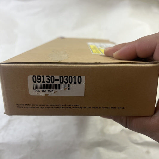 Genuine OEM Hyundai Emergency Spare Tire Wheel Jack Lift W/Tool & Bag 09130d3010