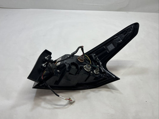 New OEM Genuine Nissan Passenger Side Taillight Combination Lamp 265506CA1B