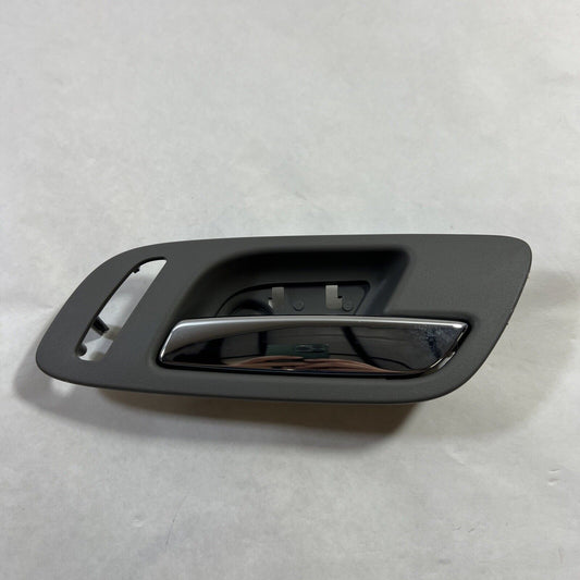 Genuine OEM GM Chevrolet Front Right Side Interior Door Handle 07-14 22855622