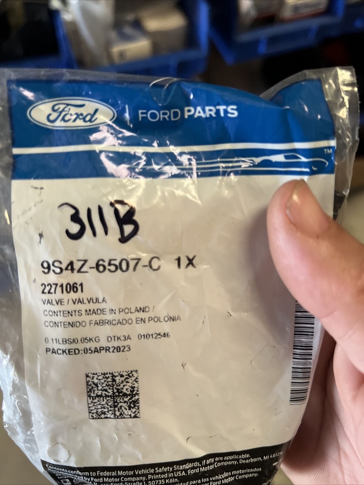 New OEM Genuine Ford Intake Valve 9S4Z-6507-C