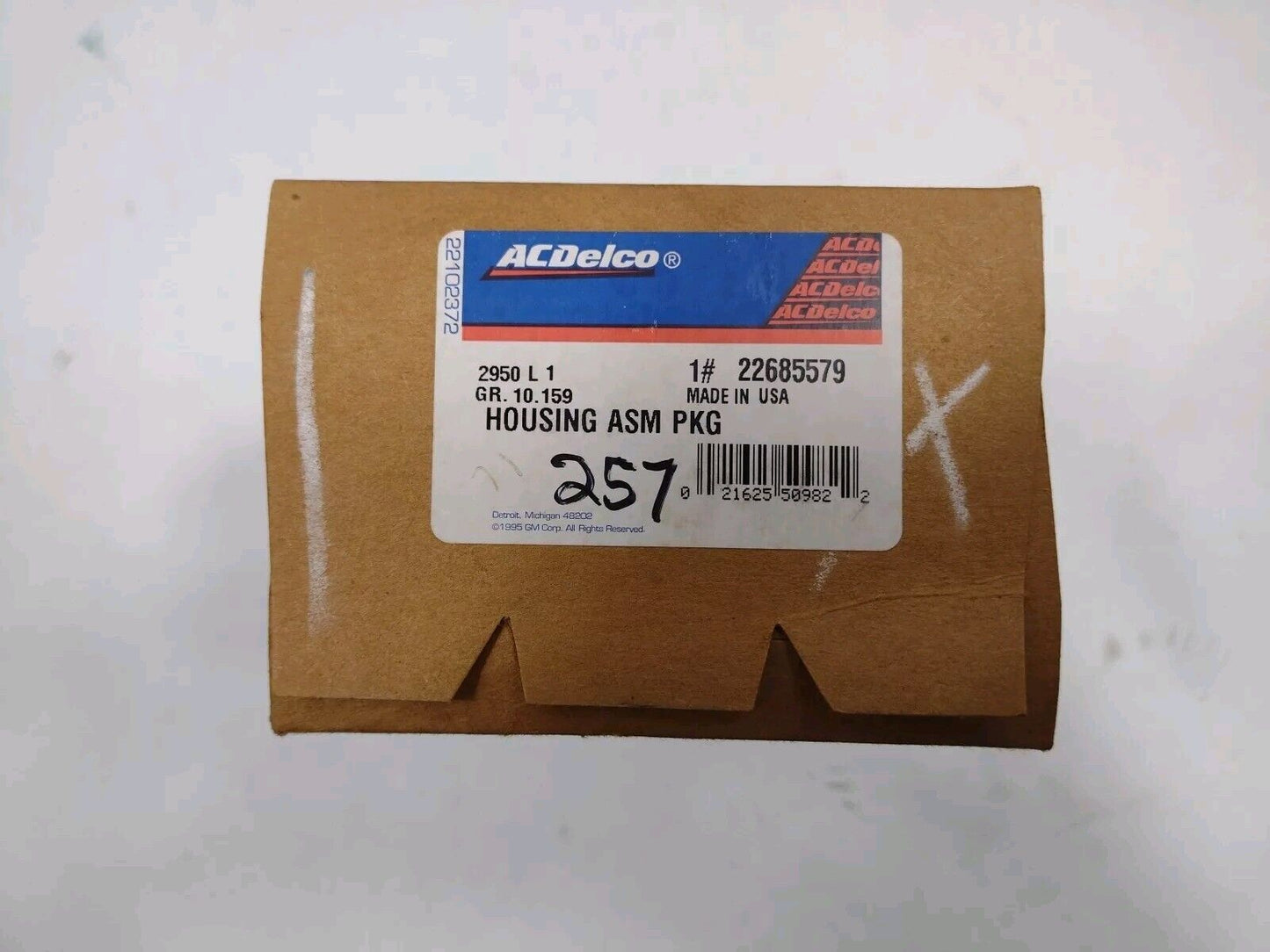 Genuine OEM GM Windshield Wiper Transmission Assy 22685579