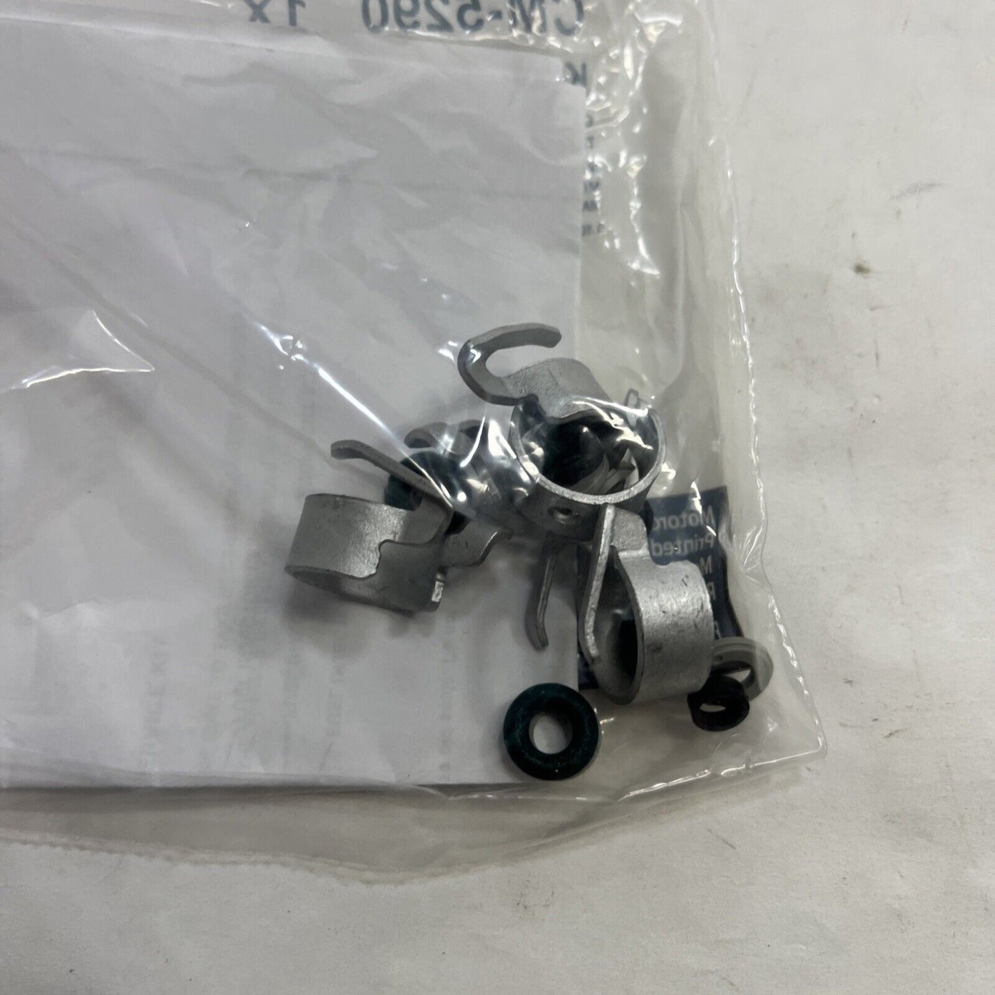 New OEM Genuine Ford Fuel Injector seal And Clip Kit Motorcraft CM-5290