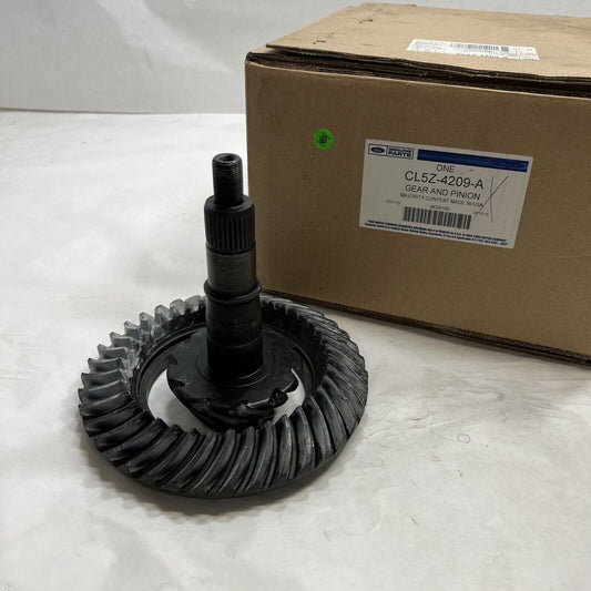 New OEM Genuine Ford Crown Victoria 1984-2011 Ring & Pinion CL5Z4209A