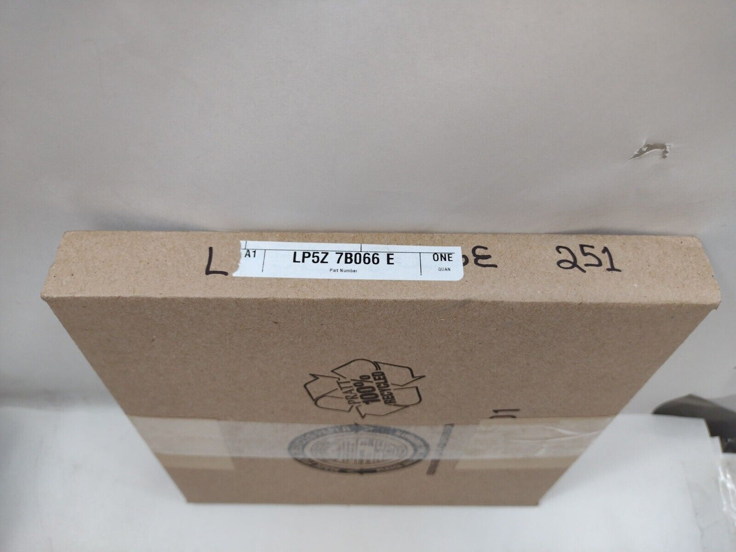 LP5Z7B066E - PLATE - CLUTCH PRESSURE - Ford