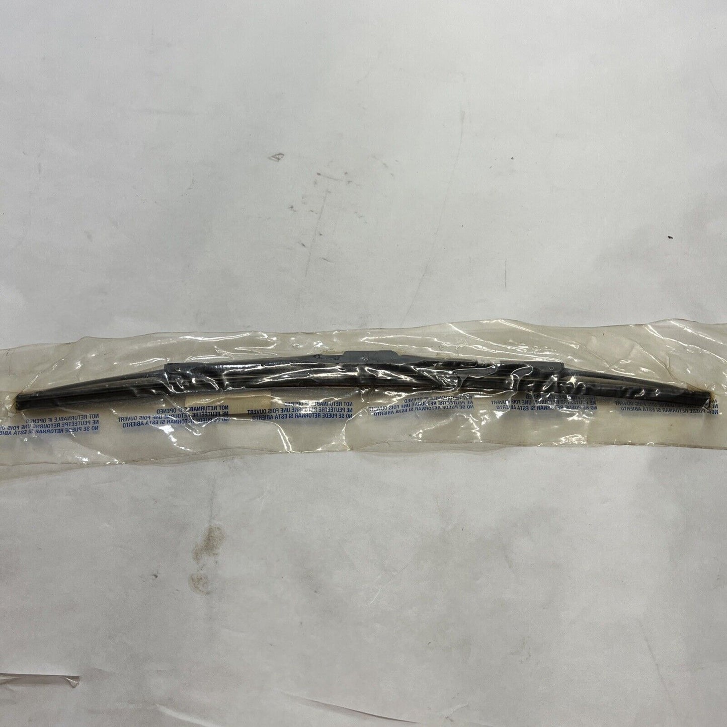 Genuine GM Passenger Side Wiper Blade 97-05 22700263