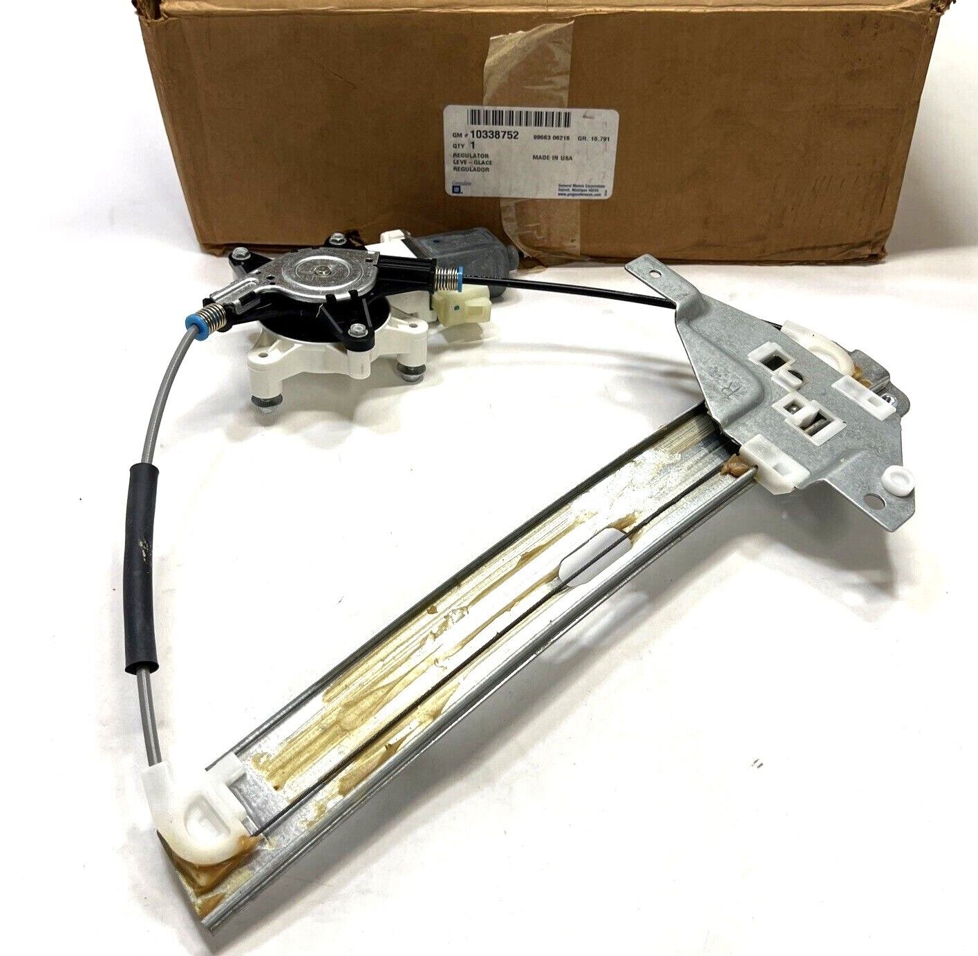 New OEM GM Window Regulator Assembly 10338752