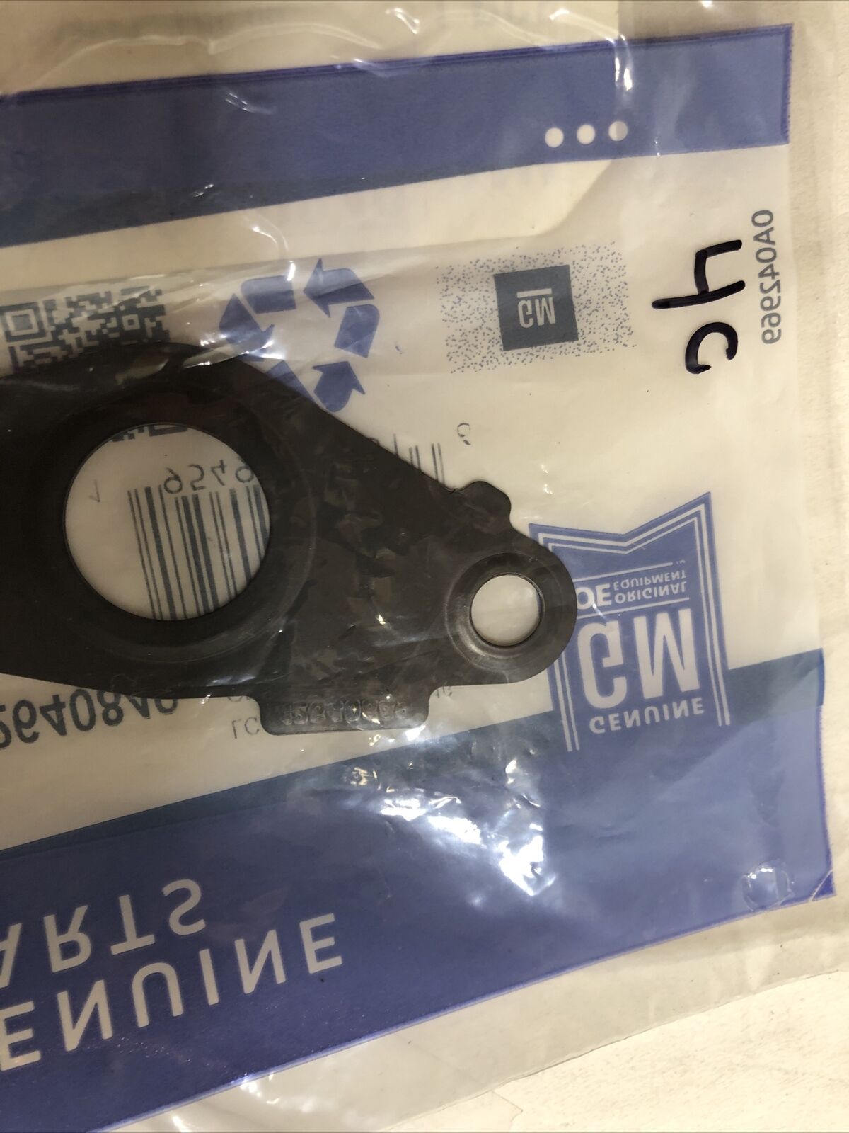 New OEM GM Engine Oil Cooler Gasket-VIN: 6, Eng Code GM GENUINE 12640849